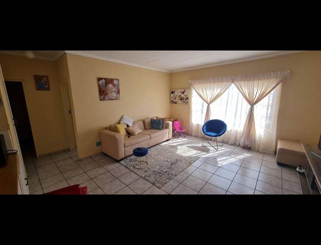 2 BEDROOM TOWNHOUSE FOR SALE IN NORKEM PARK